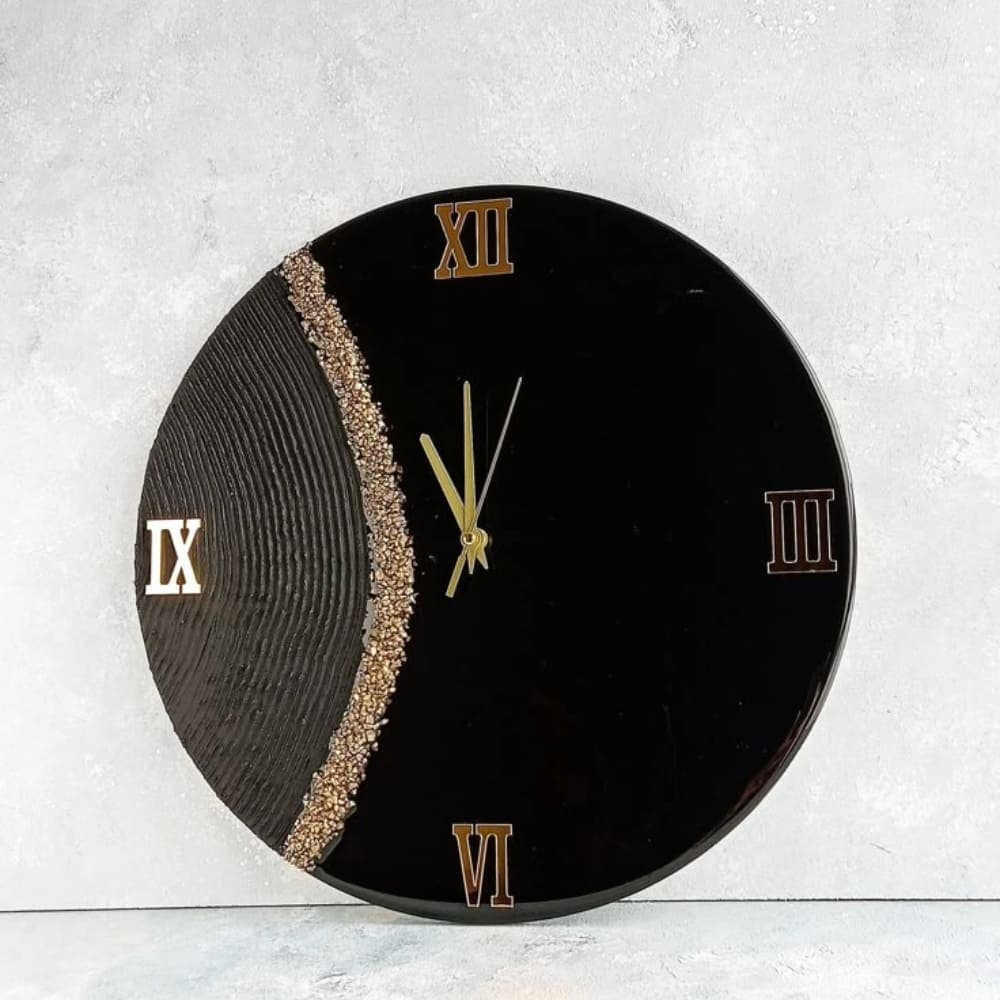 Glossy Black Resin Roman Wall Clock 5